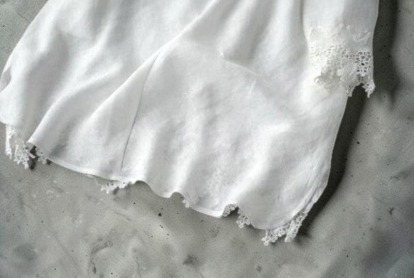 Artisanal Grace:Hand-Sculpted Lace Embroidery Premium Dress